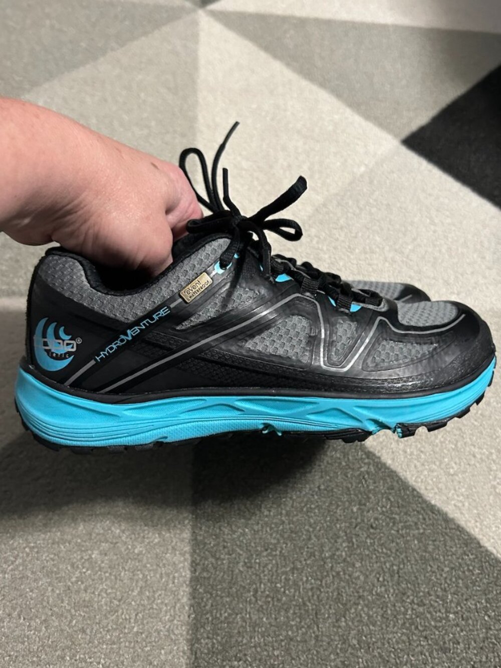 Topo Athletic Hydroventure Trail Running Sneakers Black/Turquoise Women's 7.5
